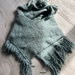 Vtg Knitted hood scarf super soft Grannycore Edna blue teal fringe
